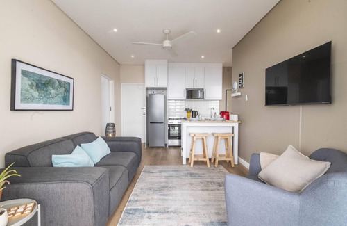 Simon's Town Apartment | Dorian Place Oceanview Getaway in Simon’s Town