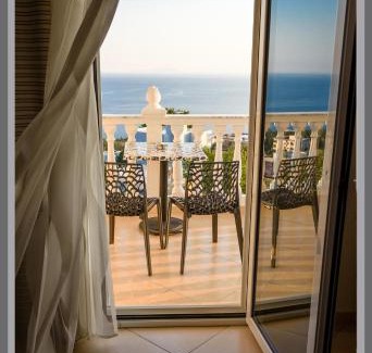 Dhermi House | Dorvin Apartments