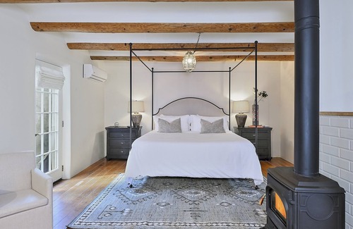 Downtown Santa Fe Bed & Breakfast | Dos Hermanas Casita 6 |Downtown |Courtyard | Patio