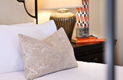 Downtown Santa Fe Bed & Breakfast | Dos Hermanas Casita 6 |Downtown |Courtyard | Patio