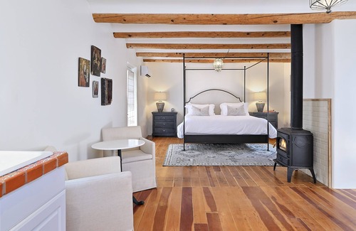 Downtown Santa Fe Bed & Breakfast | Dos Hermanas Casita 6 |Downtown |Courtyard | Patio