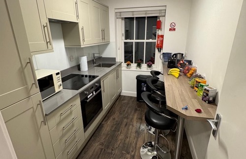 Cantelowes Apartment | Double Bed En-Suite Room with Shared Kitchen, 20 min to King Cross Station Room4