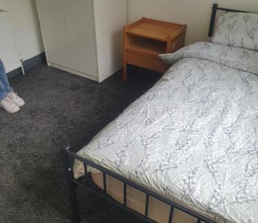 Templeborough House | Double bed rooms in Meadowhall, Tinsley