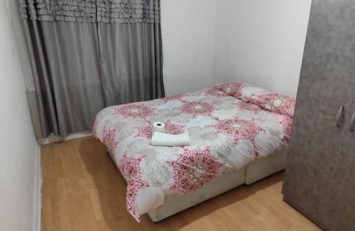 Middleton House | Double Bedroom 78GL1 Greater Manchester