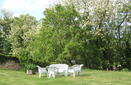 Labruguiere House | Double guest room - garden view
