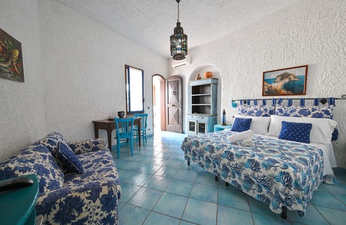 Succhivo Bed & Breakfast | Double room-Classic-Ensuite with Shower-Garden view