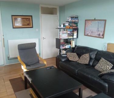 Tooting House | Double room in a cosy flat in Tooting