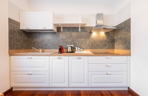 Poggio dei Pini Apartment | Double Room in Villa Pilato