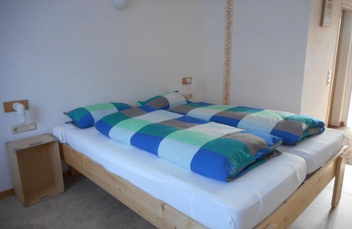 Hillesheim Hotel | Double Room - Non-Smoking - Shower /WC - Hotel-Garni Zum Amtsrichter
