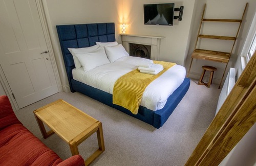 Cambridge City Centre House | double room/shared bathroom