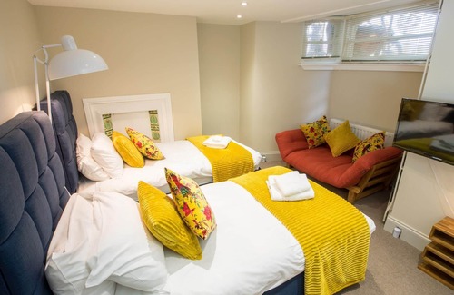 Cambridge City Centre House | double room/shared bathroom