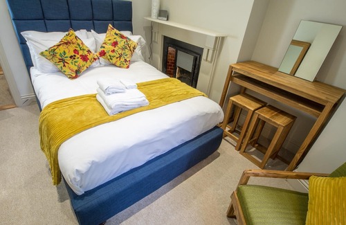 Cambridge City Centre House | double room/shared bathroom