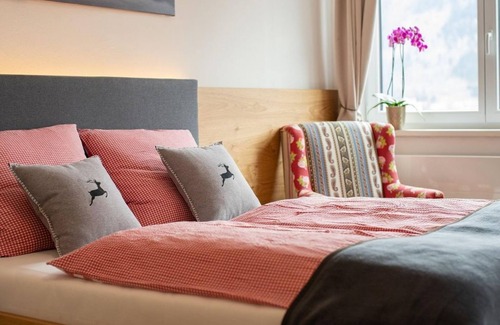 Zell am See Bed & Breakfast | Double Room with Balcony & Winter Garden Lake View - Ditzer, Haus