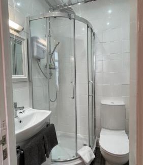 Blackpool Town Center House | Double Room with Private Bathroom 16 Havelock Street - 6
