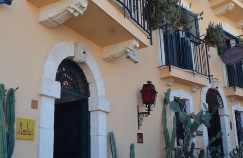 Scilla House | Double room with sea view in the village of Chianalea di Scilla (Calabria)