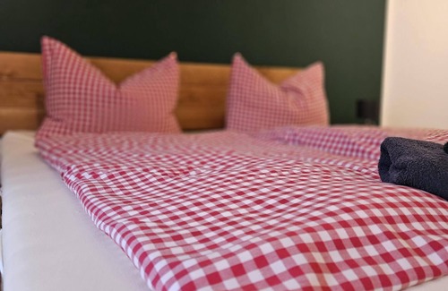 Niederholte Apartment | Double room with shower/WC/hairdryer