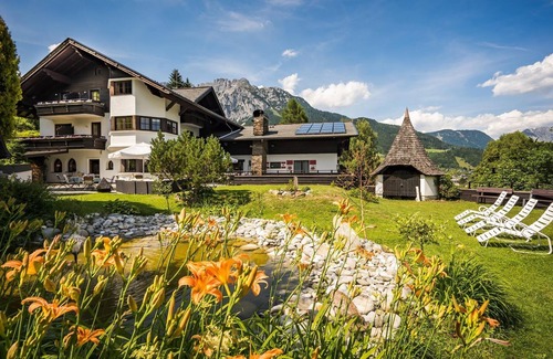 Groebming Cottage | Double room with shower or bath, WC - Landhaus St. Georg