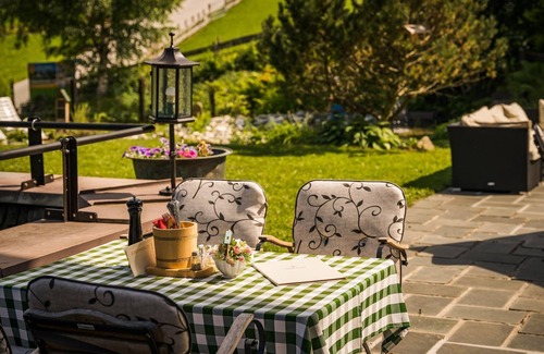 Groebming Cottage | Double room with shower or bath, WC - Landhaus St. Georg