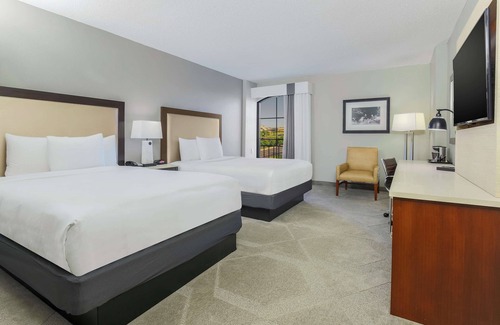 Swede Hill Hotel | DoubleTree by Hilton Austin - University Area