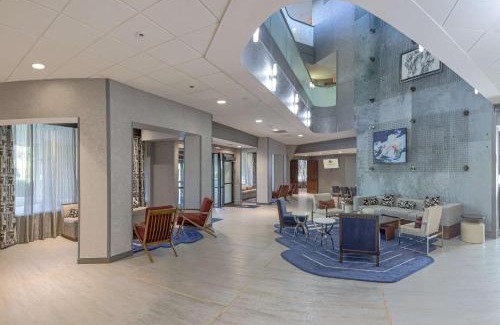 Rockland Hotel | DoubleTree by Hilton Boston-Rockland