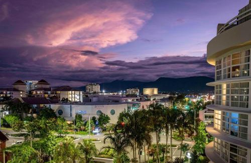 Cairns Central Business District Hotel | DoubleTree by Hilton Cairns