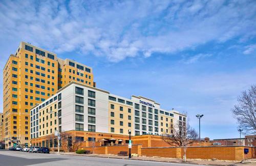 Downtown Hotel | DoubleTree by Hilton Davenport