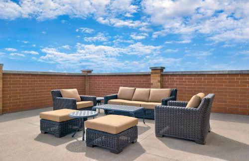 Downtown Hotel | DoubleTree by Hilton Davenport