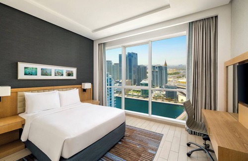 Dubai Marina Resort | DoubleTree by Hilton Dubai - Jumeirah Beach