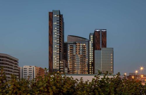 Al Mankhool Hotel | DoubleTree by Hilton Dubai M Square Hotel & Residences