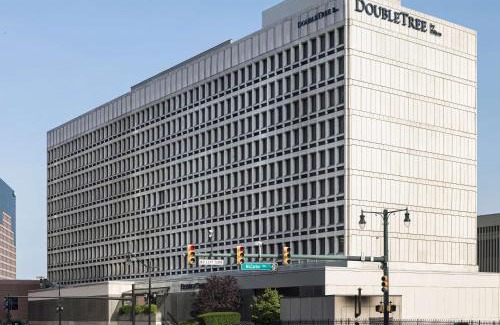 Central Business District Hotel | DoubleTree by Hilton Newark Penn Station, NJ