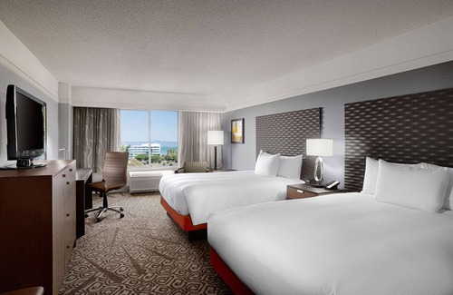 Brisbane Hotel | DoubleTree by Hilton San Francisco Airport North Bayfront