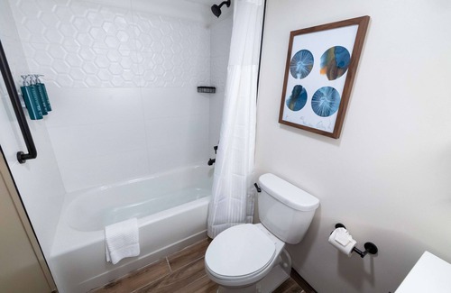 Tinton Falls Hotel | DoubleTree by Hilton Tinton Falls - Eatontown