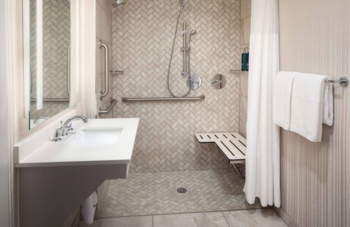 Downtown Hotel | Doubletree by Hilton Washington DC Silver Spring