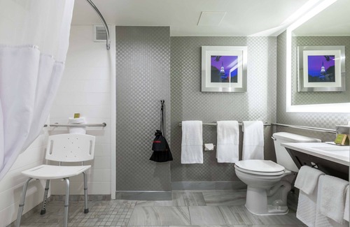 Winston - Salem Hotel | DoubleTree by Hilton Winston Salem - University