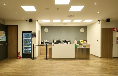 East District Hotel | Doudian DDiNN Hotel