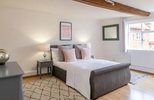 Loughborough House | Dovecote Farmhouse