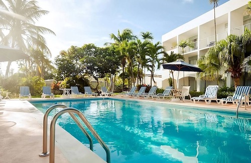 St. Lawrence Gap Apartment | Dover Beach and Turtle Beach Tour! 4 Kid-friendly Units w/Balcony! FREE Parking