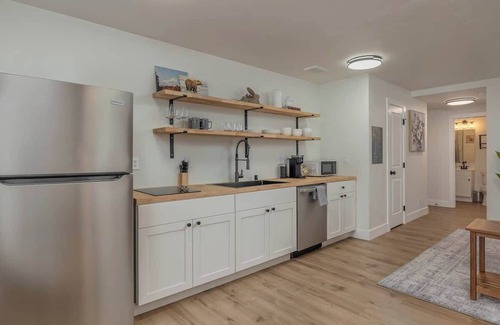 Downtown Anchorage Apartment | Downtown 1 Bedroom Flat W/Views