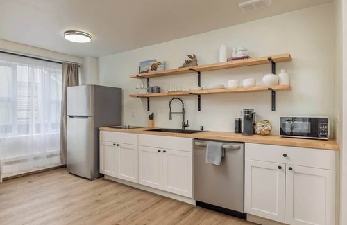 Downtown Anchorage Apartment | Downtown 1 Bedroom Flat W/Views