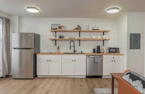 Downtown Anchorage Apartment | Downtown 1 Bedroom Flat W/Views