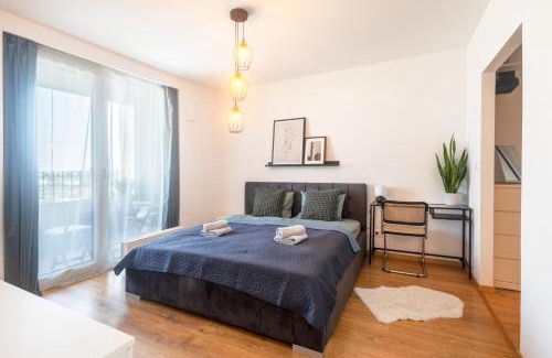 Nivy Apartment | Downtown 2 rooms apartment 18th floor with free parking