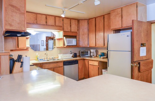 Seward House | Downtown and close to the beach!