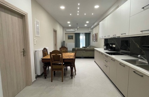 Volos City Centre Apartment | Downtown Apartment – Stylish Stay in Volos