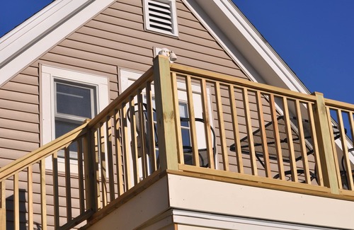 Boothbay Harbor Apartment | Downtown Boothbay Harbor, walk to the Opera House, shops, restaurants and piers