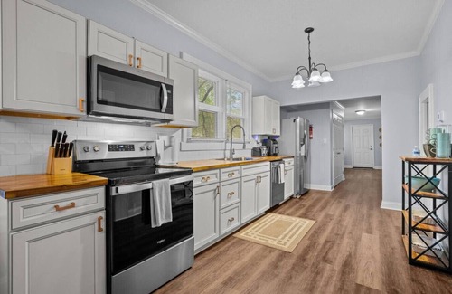 Winston - Salem House | Downtown Charm, 3 Bdr, Near Rest and Bars