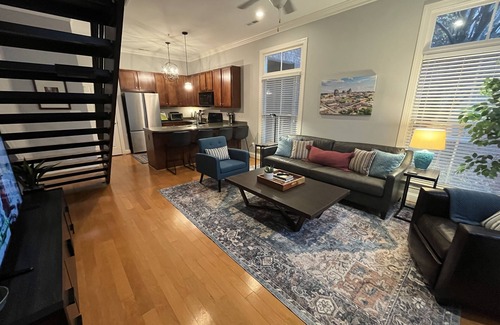 Greensboro Condo | Downtown Charmer
