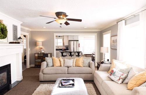 Heber House | Downtown Colonial & Bungalow | Lg Groups | 7br, 5ba | Arctic Spa | Fire Pits | Pets ok | Sleeps 23