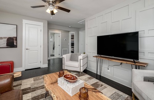 Murfreesboro Cottage | Downtown Cottage, walking distance to everything!