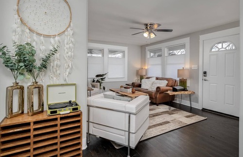 Murfreesboro Cottage | Downtown Cottage, walking distance to everything!