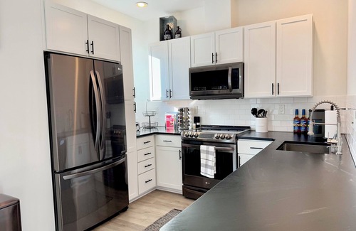 Downtown Dayton House | Downtown Dayton townhouse with private garage AND rooftop patio!